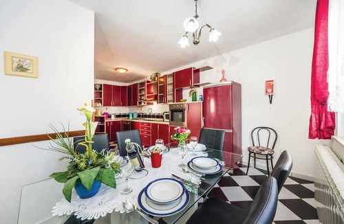 Maslenica Apartment | Nice apartment in Maslenica with WiFi