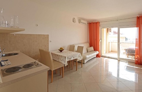 Zrce Apartment | Nice apartment in Novalja