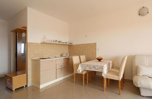 Zrce Apartment | Nice apartment in Novalja