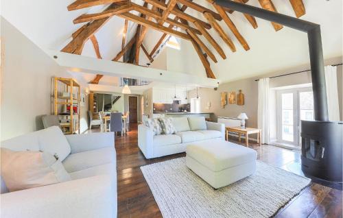 Ocquerre Apartment | Nice Apartment In Ocquerre With Swimming Pool