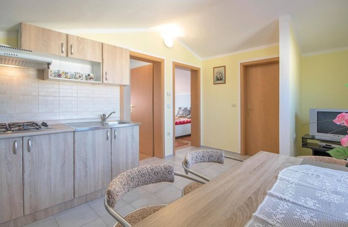 Peroj Apartment | Nice apartment in Peroj with WiFi