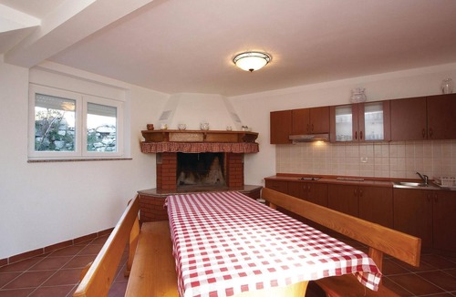 Plomin Apartment | Nice apartment in Plomin with WiFi