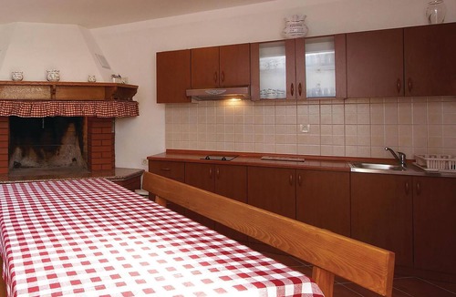 Plomin Apartment | Nice apartment in Plomin with WiFi