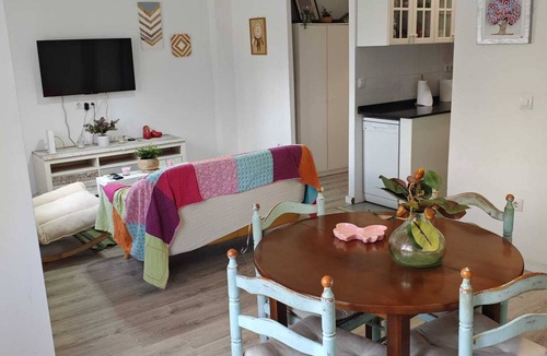 Patraix Apartment | Nice apartment in quiet neighborhood near downtown