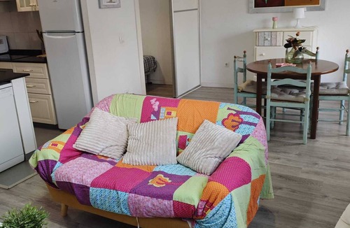 Patraix Apartment | Nice apartment in quiet neighborhood near downtown