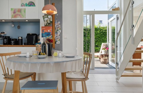 Vejlby Risskov Apartment | Nice apartment in Risskov with kitchen