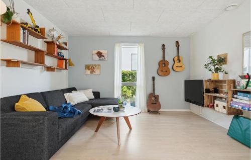 Vejlby Risskov Apartment | Nice Apartment In Risskov With Kitchen