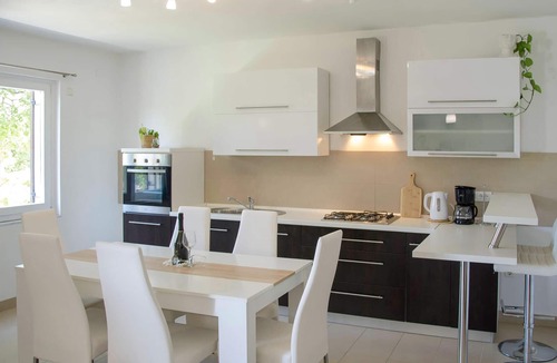 Smrika Apartment | Nice apartment in Smrika with WiFi