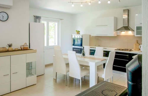 Smrika Apartment | Nice apartment in Smrika with WiFi