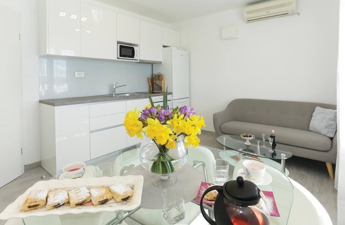 Kastela Apartment | Nice apartment in Solin with swimming pool