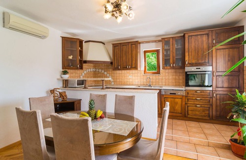 Srinjine Apartment | Nice apartment in Srinjine
