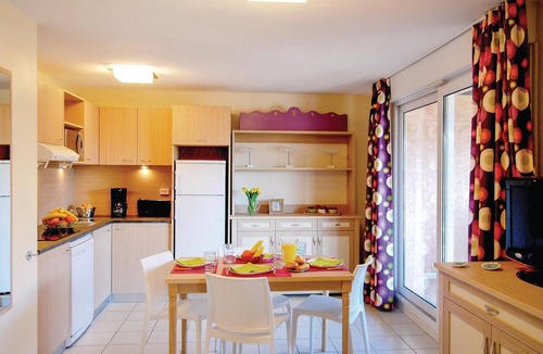 Saint-Cyprien Plage Apartment | Nice apartment in St. Cyprien