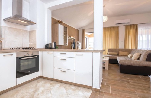 Sveti Filip i Jakov Apartment | Nice apartment in Sukosan