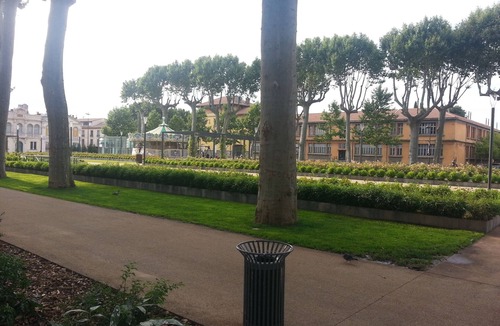 Bastide Saint-Louis Apartment | Nice apartment in the city center with private courtyard