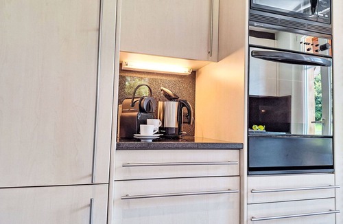 Niederried bei Interlaken House | Nice apartment in villa for 4 guests with WIFI, TV, balcony and panoramic view