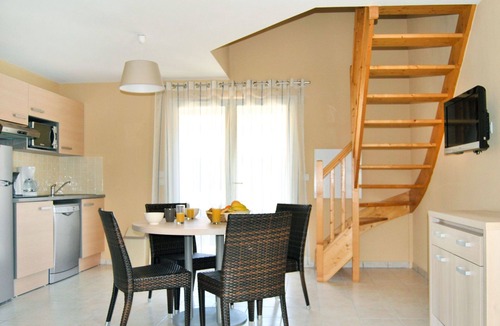 Torreilles House | Nice apartment in villa for 6 people with pool, A/C, WIFI, TV, patio and pets allowed