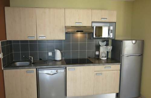 Torreilles House | Nice apartment in villa for 8 guests with pool, A/C, WIFI, TV, patio and pets allowed