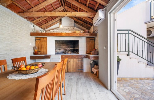 Primosten Apartment | Nice apartment in Vezac with WiFi
