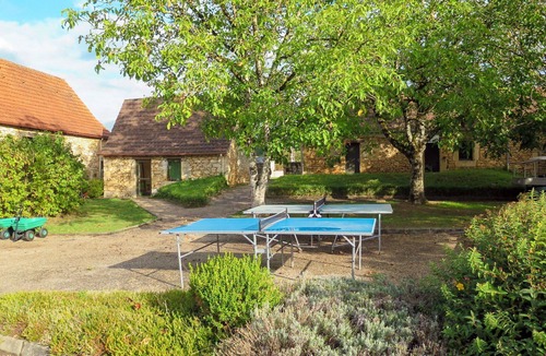 Montignac House | Nice apartment in villa for 6 guests with pool, WIFI, TV, terrace and pets allowed