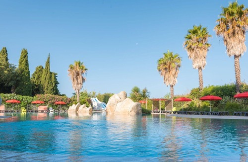 Argeles-sur-Mer House | Nice apartment in villa for 4 guests with WIFI, A/C, pool, TV, terrace and pets allowed