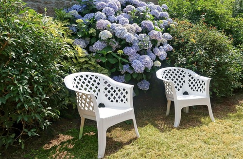 Pont-l'Abbe Villa | Nice apartment in villa for 6 guests with pets allowed