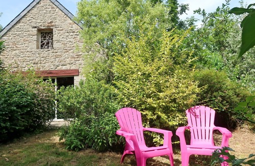 Pont-l'Abbe Villa | Nice apartment in villa for 6 guests with pets allowed