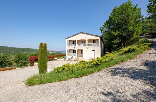 Bauduen Villa | Nice apartment in villa for 6 people with WIFI, TV, balcony, pets allowed and panoramic view