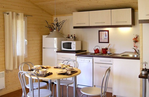 Beynat House | Nice apartment in villa for 6 guests with pool, WIFI, TV, terrace and pets allowed
