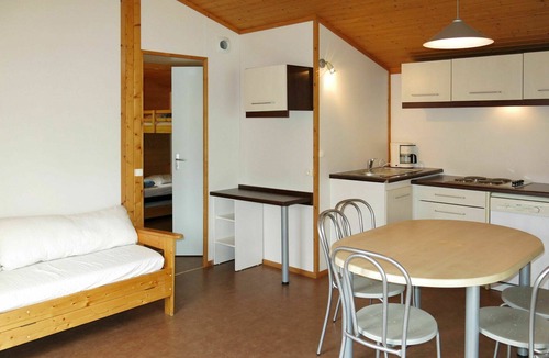 Beynat House | Nice apartment in villa for 6 guests with pool, WIFI, TV, terrace and pets allowed