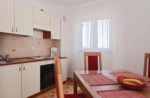 Peroj Apartment | Nice apartment in Vodnjan with WiFi