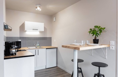 Vauban - Wazemmes Apartment | Nice apartment Lille balcony + parking!