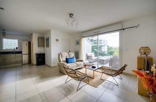 Merignac Apartment | Nice apartment Mérignac with terrace and parking