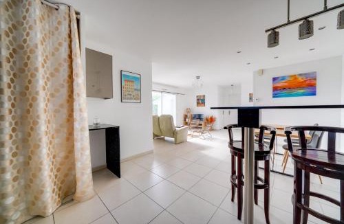 Merignac Apartment | Nice apartment Mérignac with terrace and parking