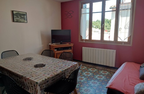Collioure Apartment | Nice apartment, near beach, suburb area. 53 m2. 2 bedrooms. Sleeps 4.