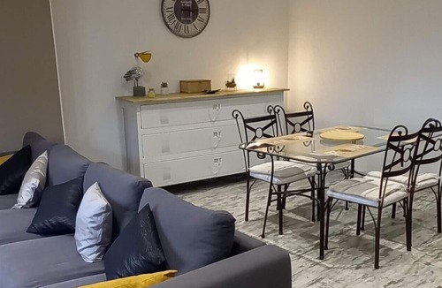 Saint-Macaire Apartment | Nice apartment overlooking the Garonne