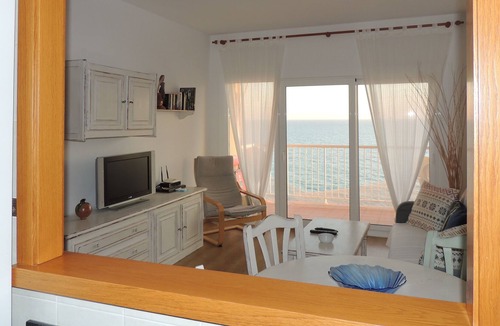 Pineda de Mar Apartment | Nice apartment with SUPERB VIEWS over the sea (parking included)!
