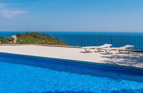 Aiguablava Apartment | Nice apartment with magnific sea views and pool.