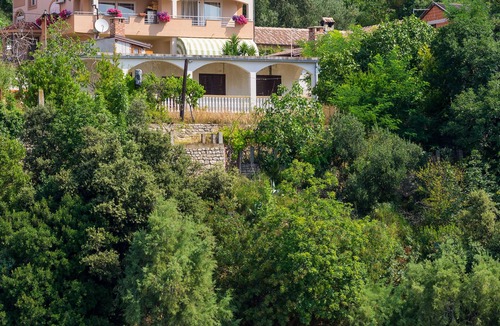 Posedarje Apartment | Nice apartment with sea view, garden and terrace, free Wi-Fi