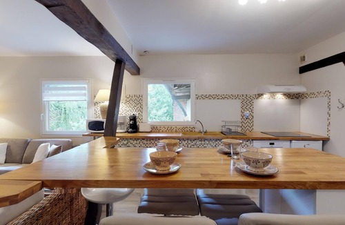 Talmas Apartment | Nice Appart in a stable 8 people, 15 min Amiens