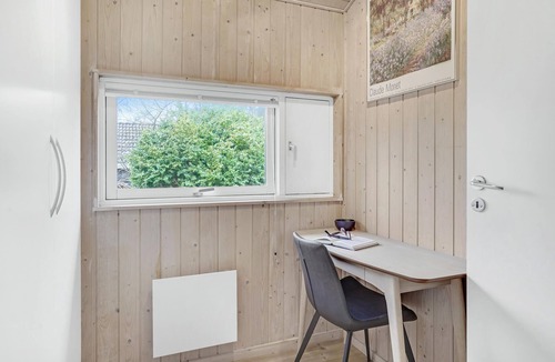Boeslunde House | Nice big and well furnished cottage close to the wonderful bathing beach.