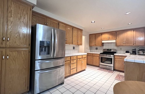 Stockton House | Nice Big Bedroom in 2500 SQFT Single House p2