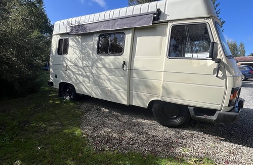 Avesnelles House | Nice camper van J9