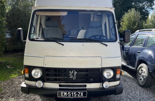 Avesnelles House | Nice camper van J9