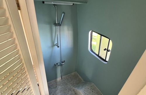 Avesnelles House | Nice camper van J9