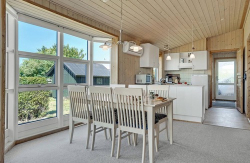 Frolunde House | Nice cottage near the beach.