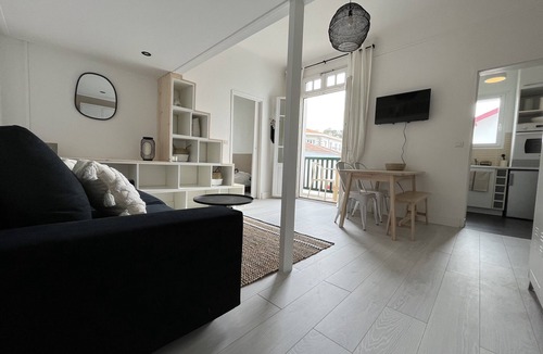 Biarritz Apartment | Nice cozy and bright 2/4 person apartment with fully renovated balcony!