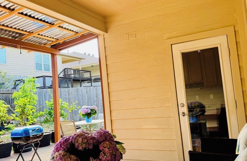 Wetmore House | Nice & Cozy home- Minutes from Six Flags, La cantera Mall, Sea World, Golf Clubs