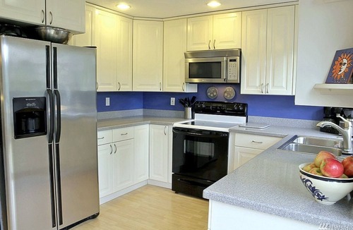 Bothell House | Nice Cozy Quiet House -2TVS, back Yard