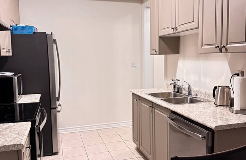 Thorold House | Nice Cozy Room in Thorold, close to Niagara Falls