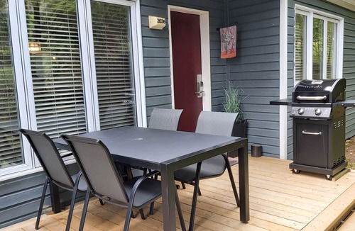Mont-Tremblant Condo | *NICE & COZY *TREMBLANT PEDESTRIAN VILLAGE*SKI IN/SKI OUT*WIFI*PARKING
